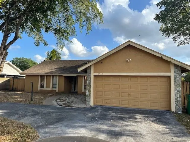 8340 NW 51st St