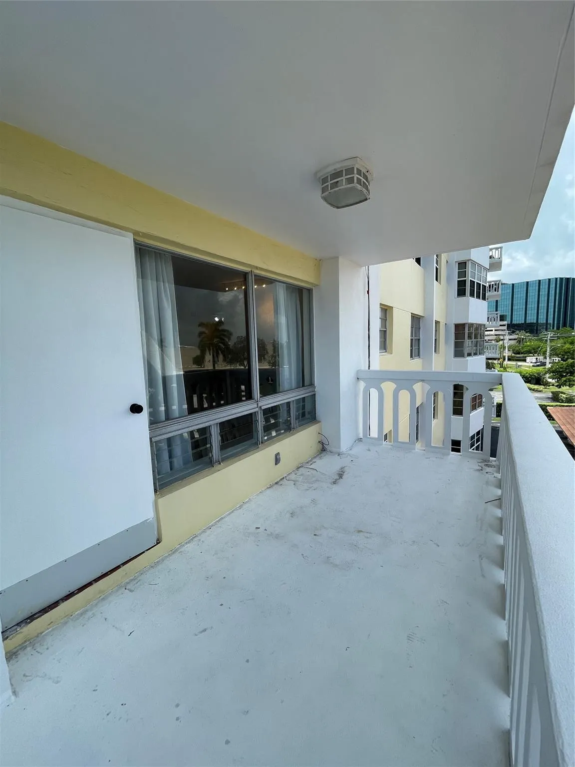 2500 NE 48th LN, #406