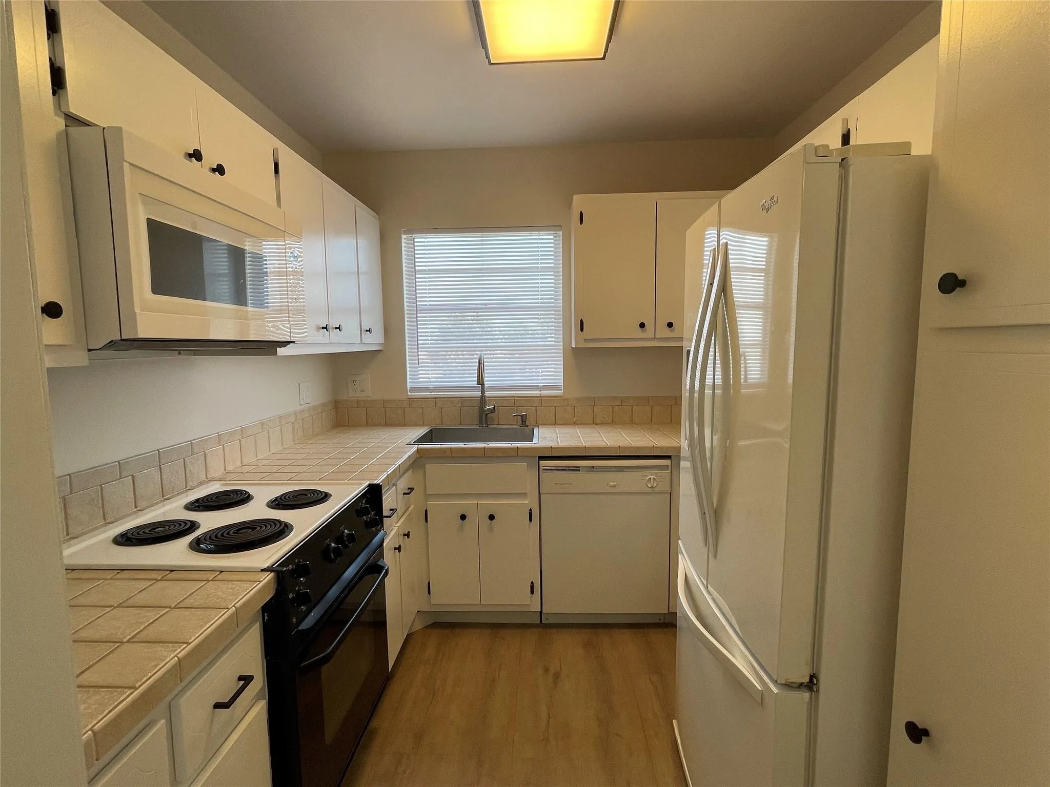 2500 NE 48th LN, #406