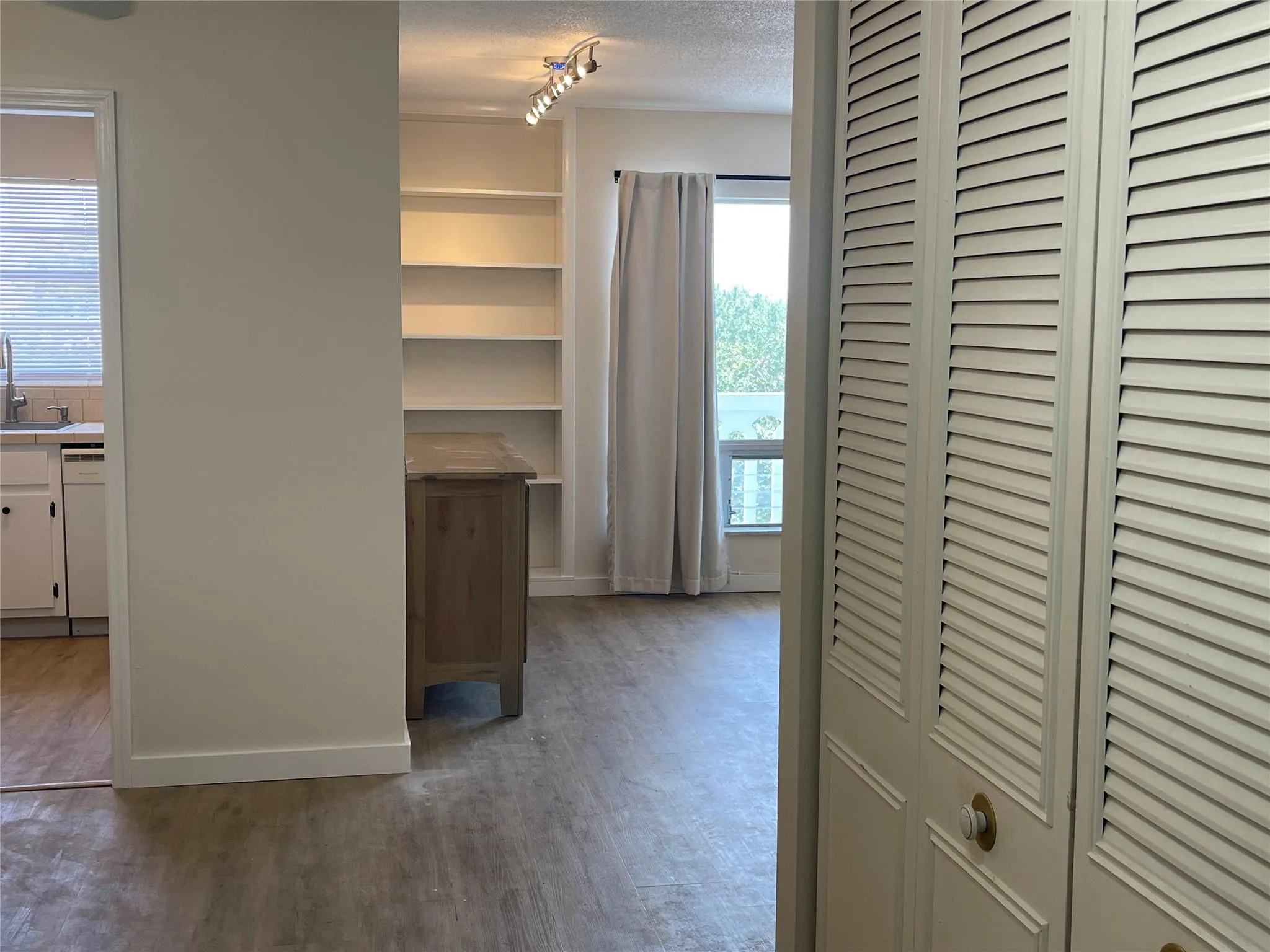 2500 NE 48th LN, #406