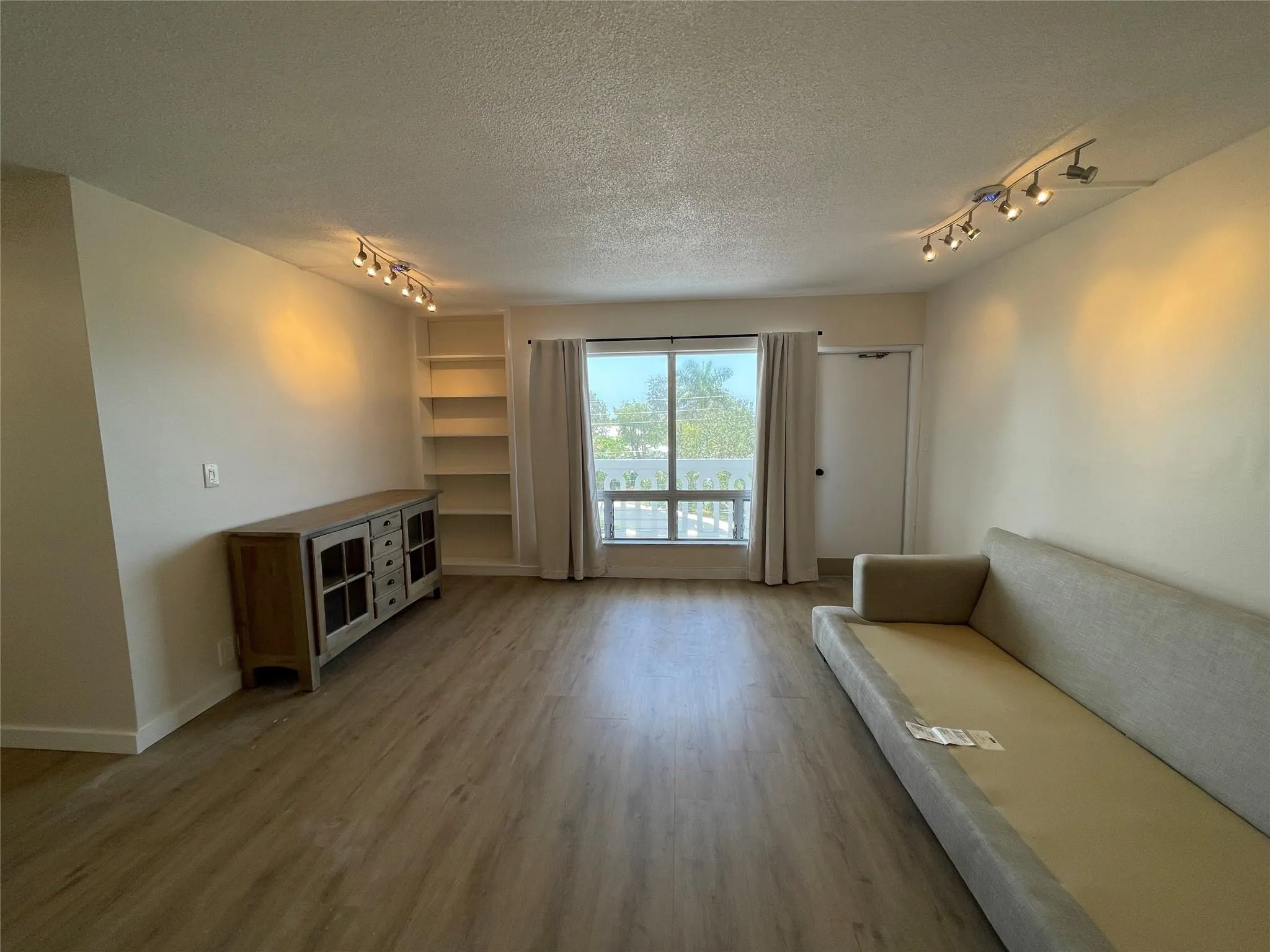 2500 NE 48th LN, #406