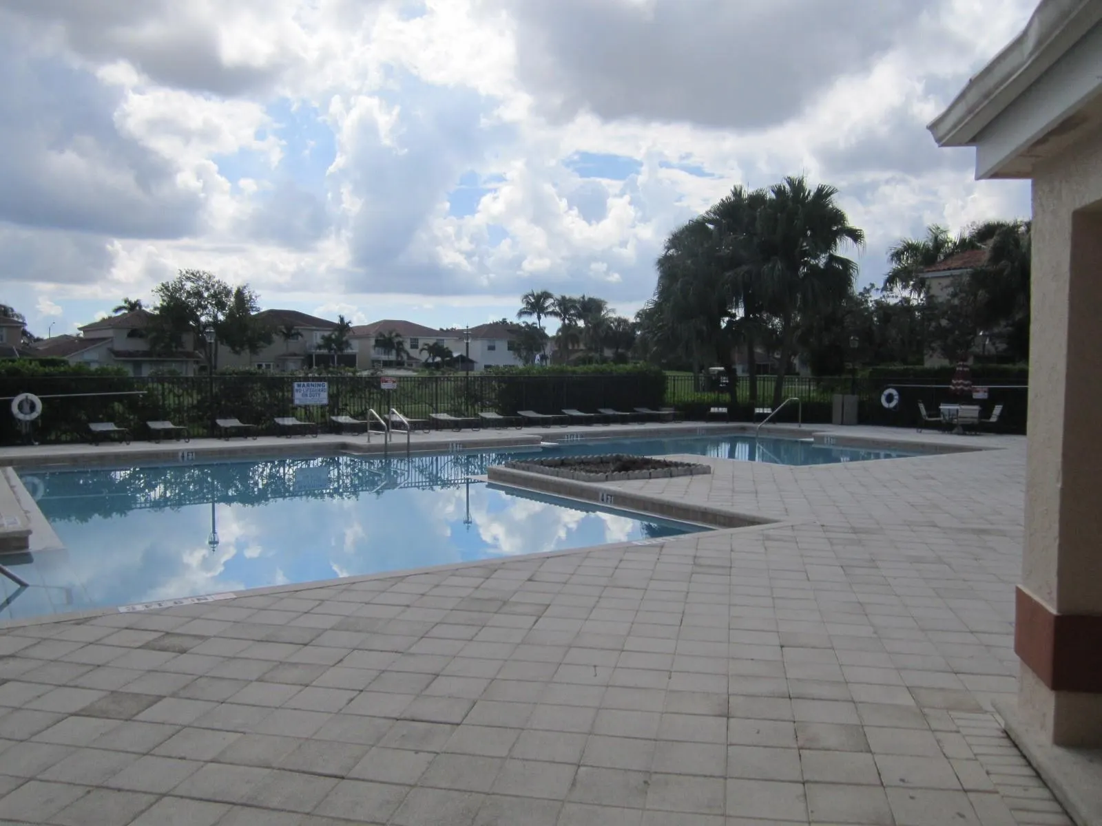 3310 Pinewalk Dr N, #1812