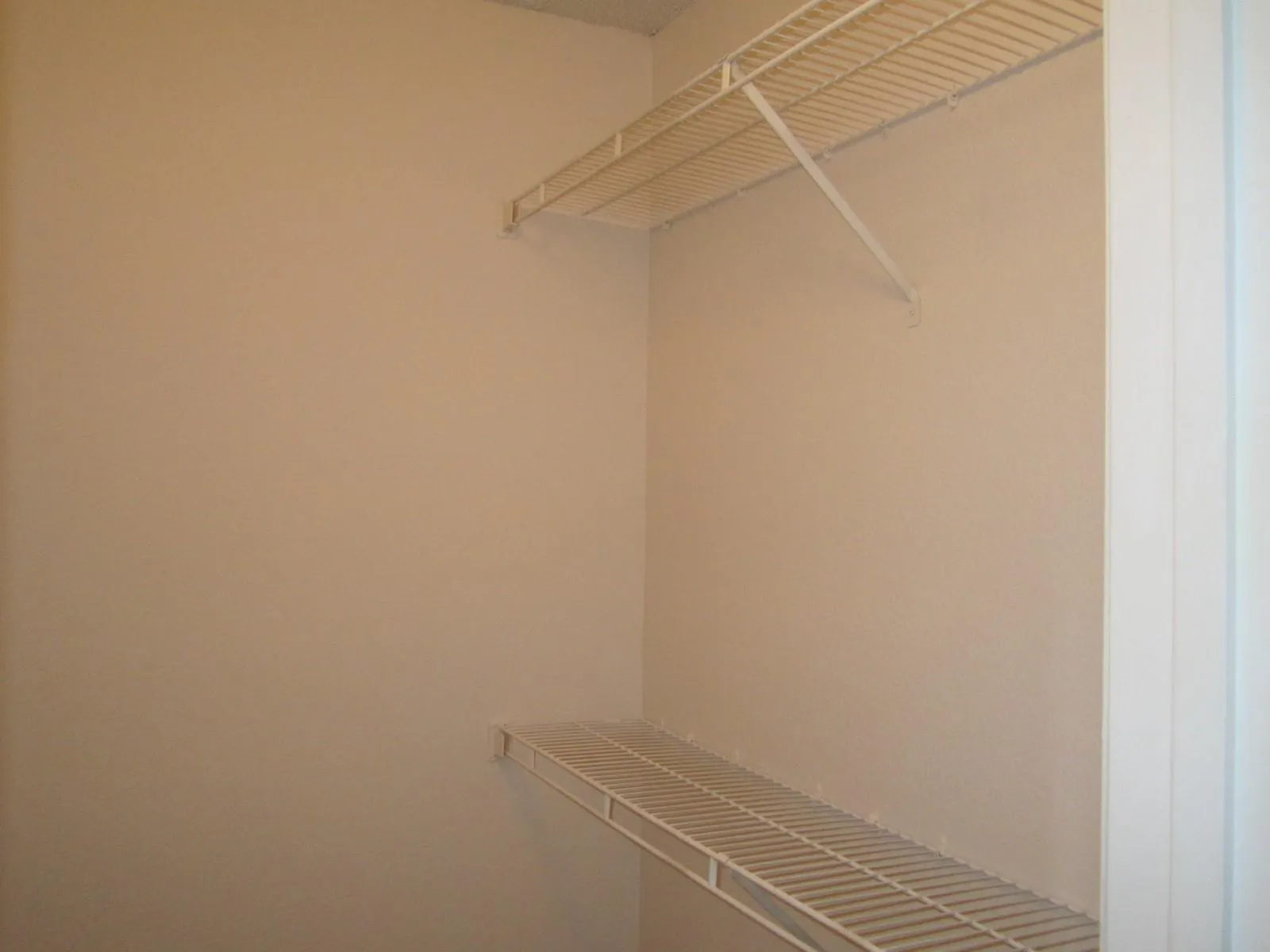 3310 Pinewalk Dr N, #1812