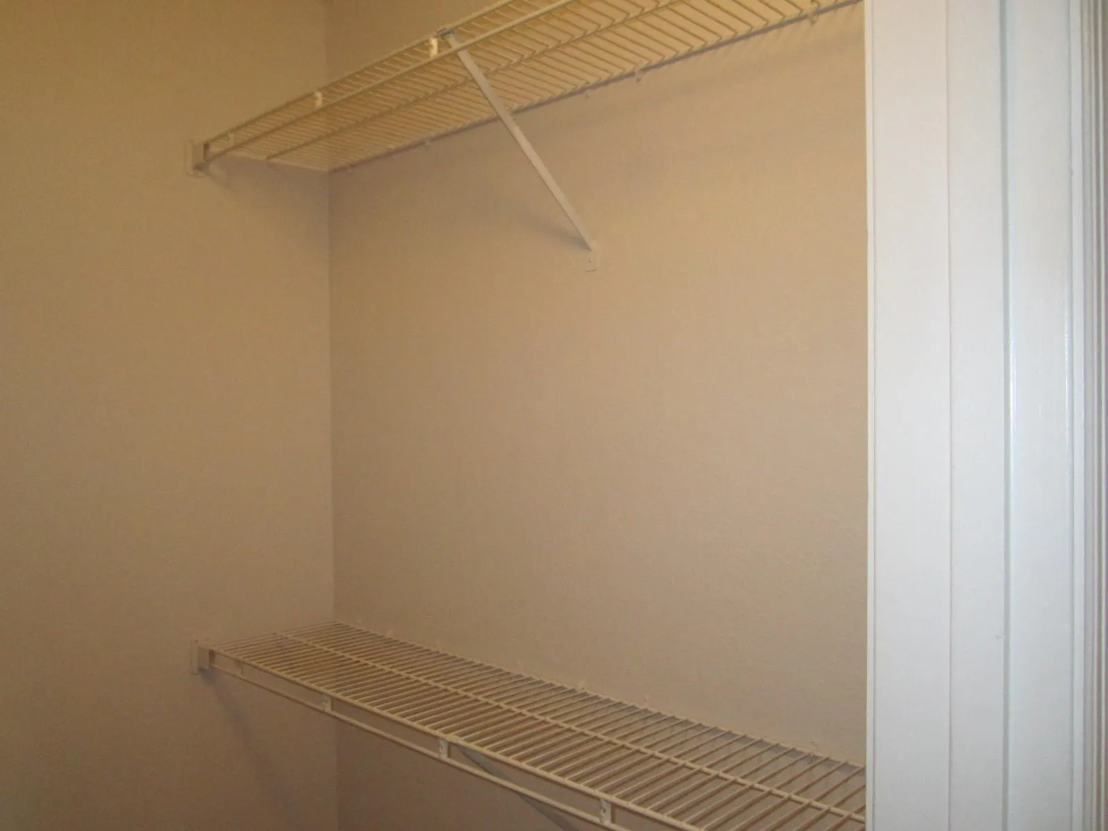 3310 Pinewalk Dr N, #1812