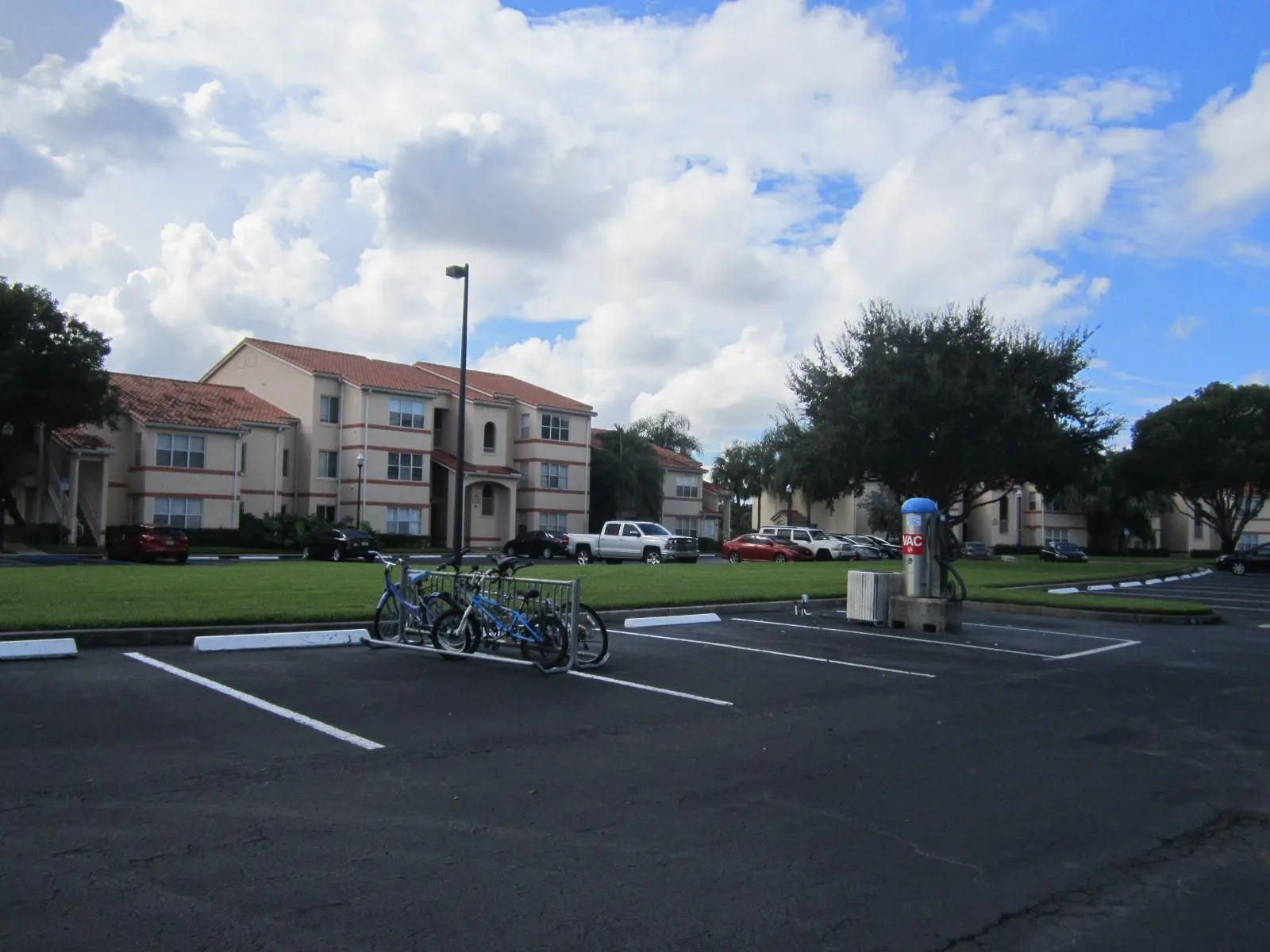 3310 Pinewalk Dr N, #1812