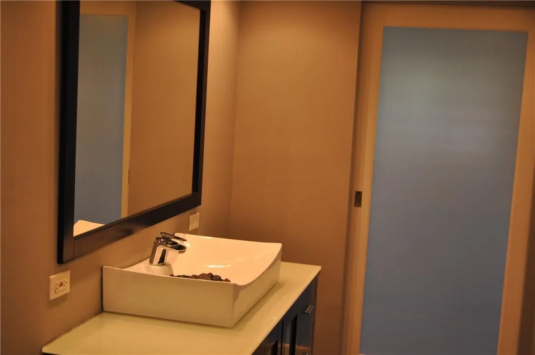 615 NE 12th Ave, #306