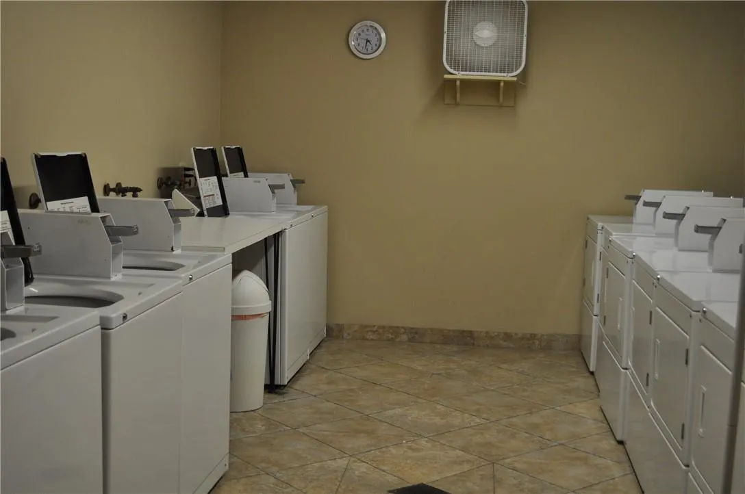 615 NE 12th Ave, #306