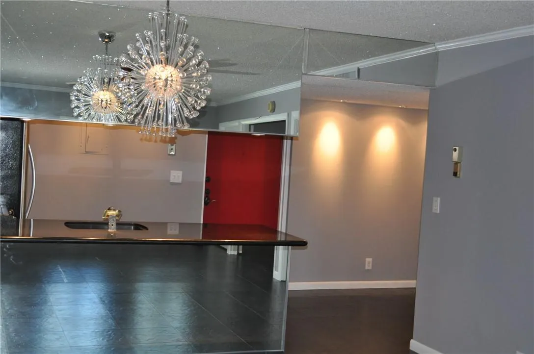 615 NE 12th Ave, #306