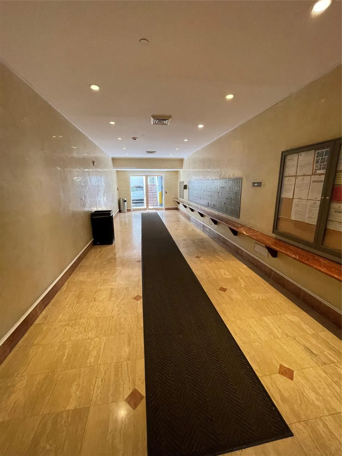 2851 NE 183rd St, #2004