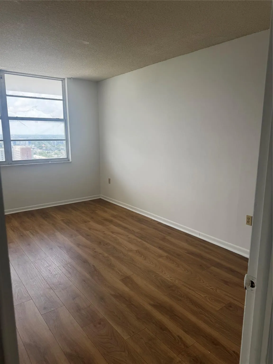 2851 NE 183rd St, #2004