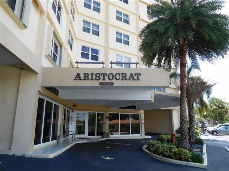1200 Hibiscus Avenue #502