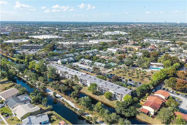 3900 NW 76th Avenue #307