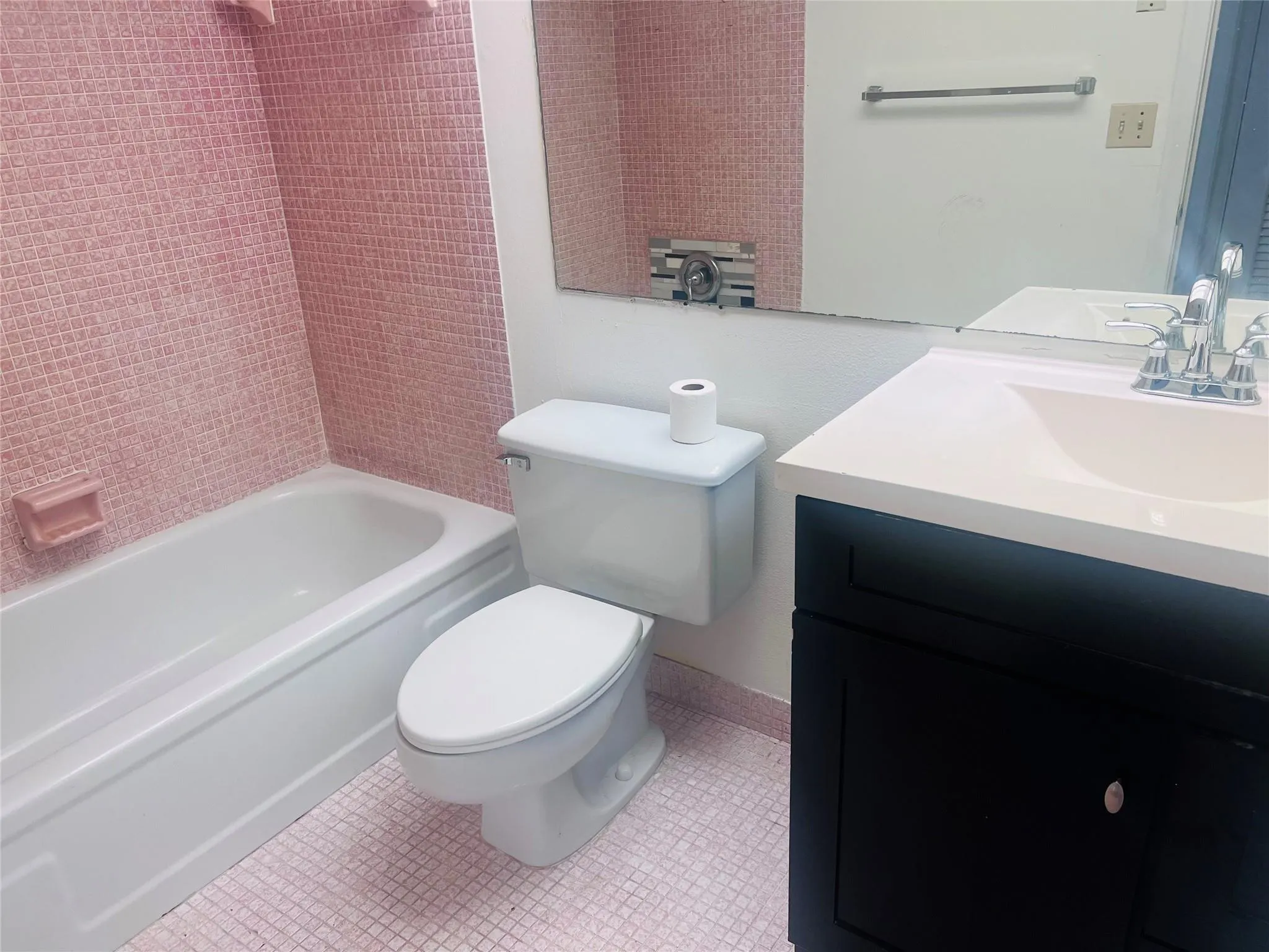 4046 NW 19th Street #203