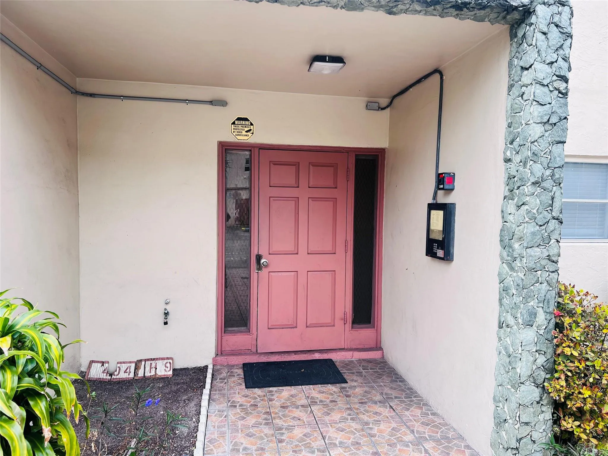 4046 NW 19th Street #203