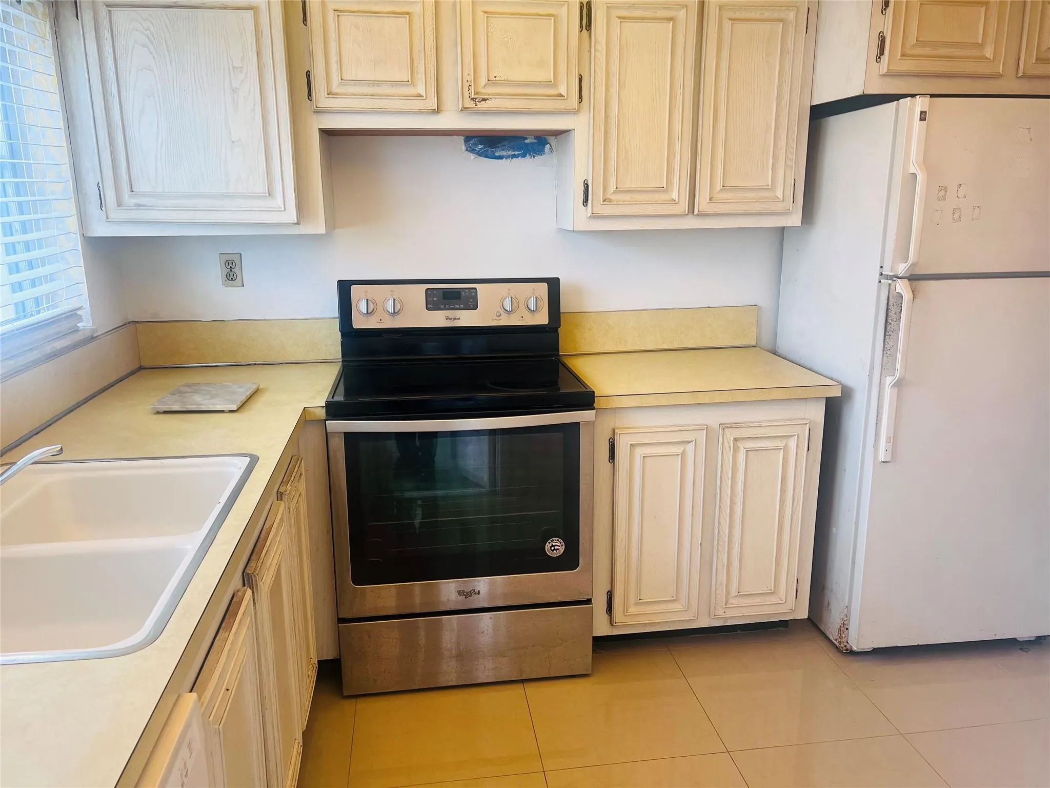 4046 NW 19th Street #203
