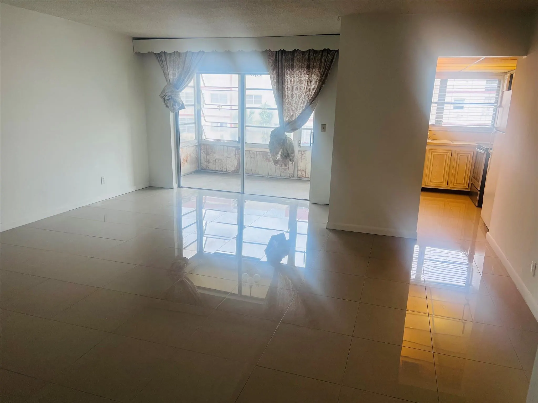 4046 NW 19th Street #203