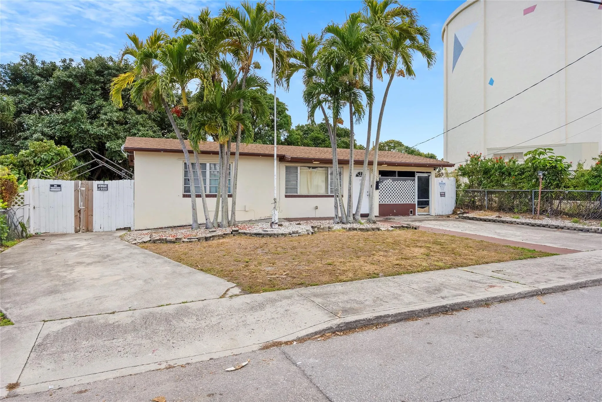 842 Kaye Street