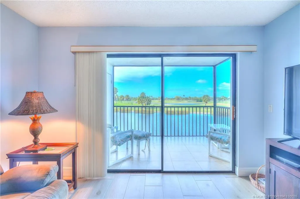 40 NE Plantation Road #209