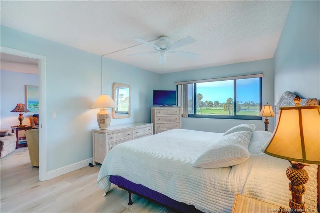 40 NE Plantation Road #209