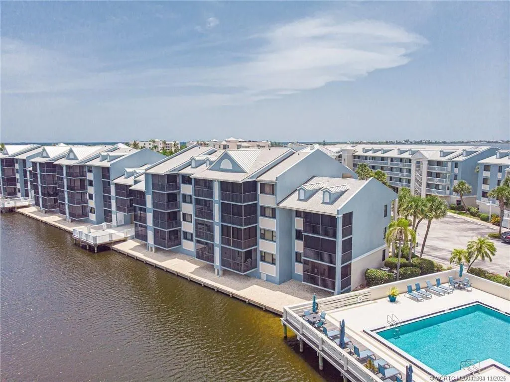 40 NE Plantation Road #209