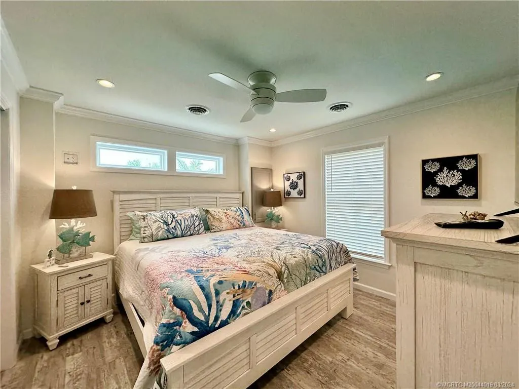 2632 NE Pelican Way