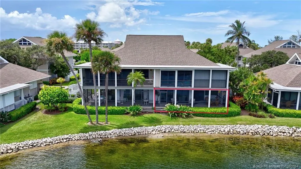311 NE Golfview Circle