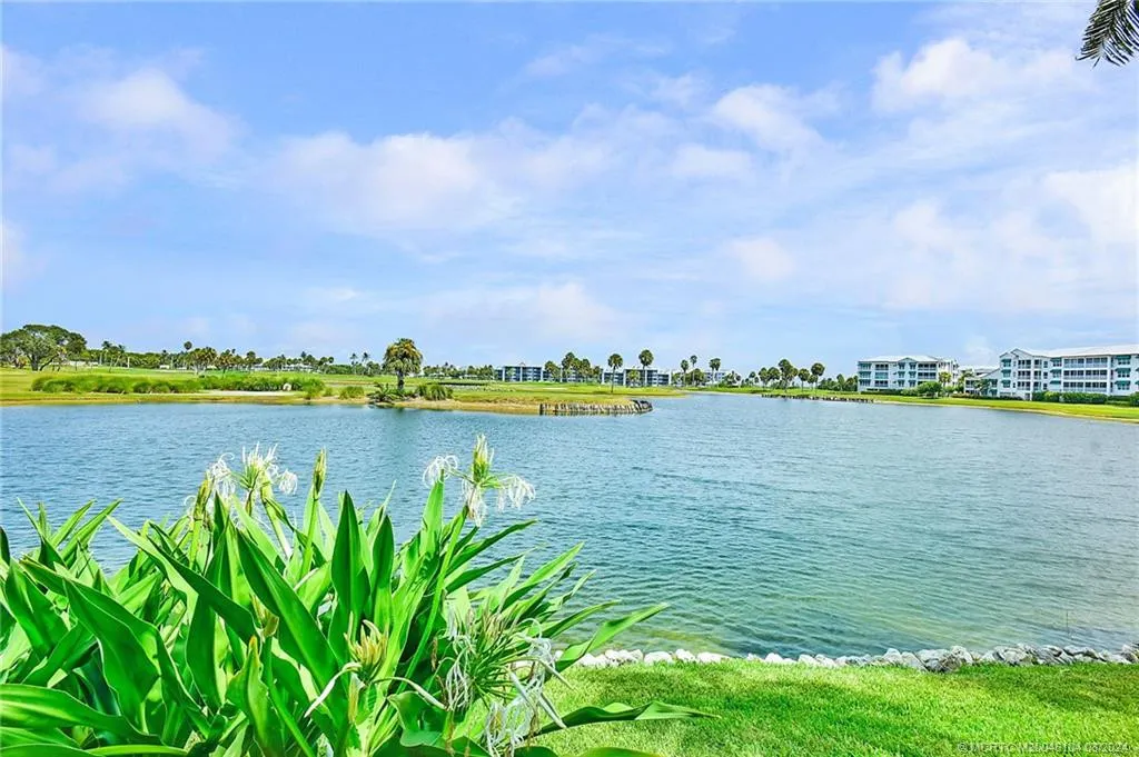 311 NE Golfview Circle