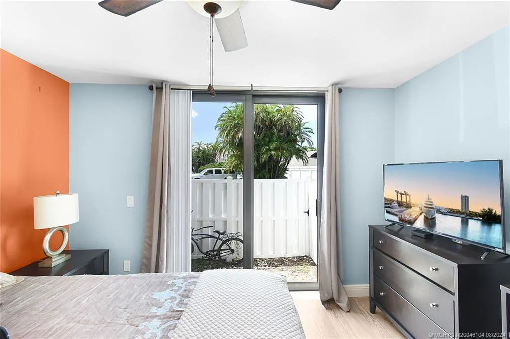 311 NE Golfview Circle