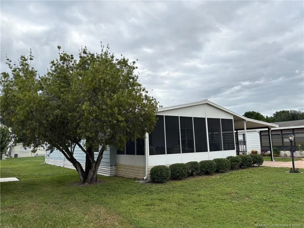 2883 SW Monarch Trail