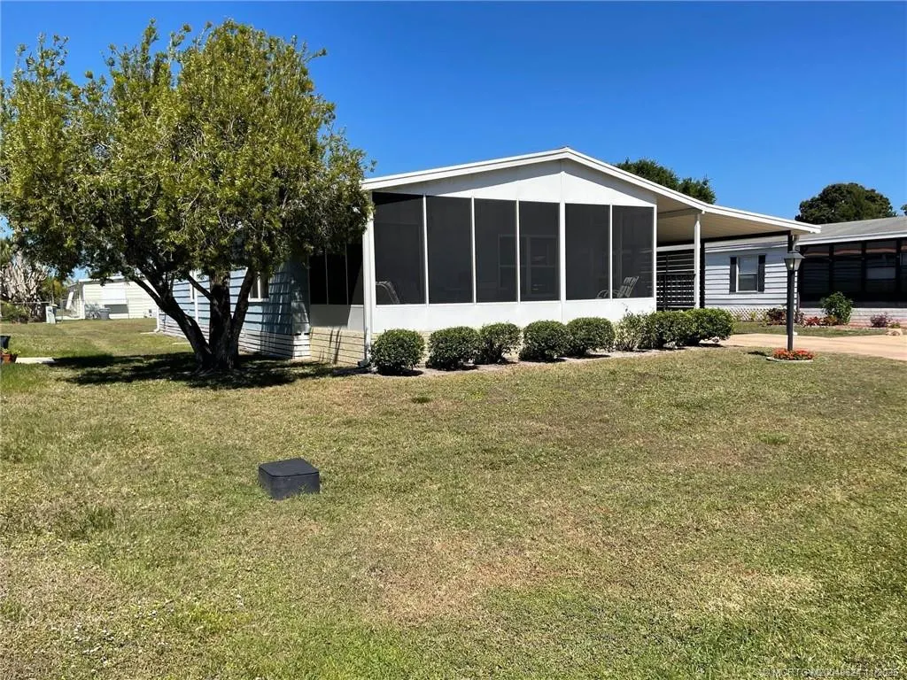 2883 SW Monarch Trail
