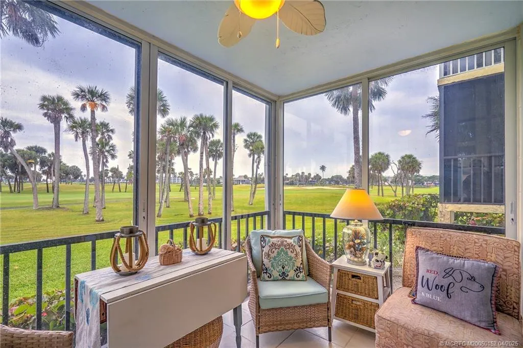 5563 NE Gulfstream Way