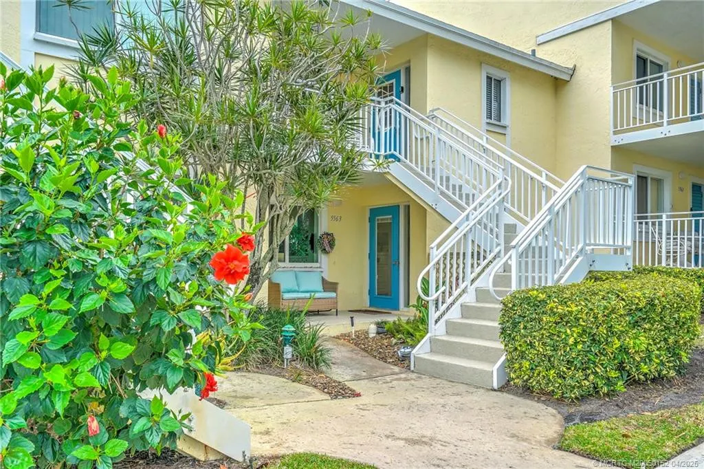 5563 NE Gulfstream Way