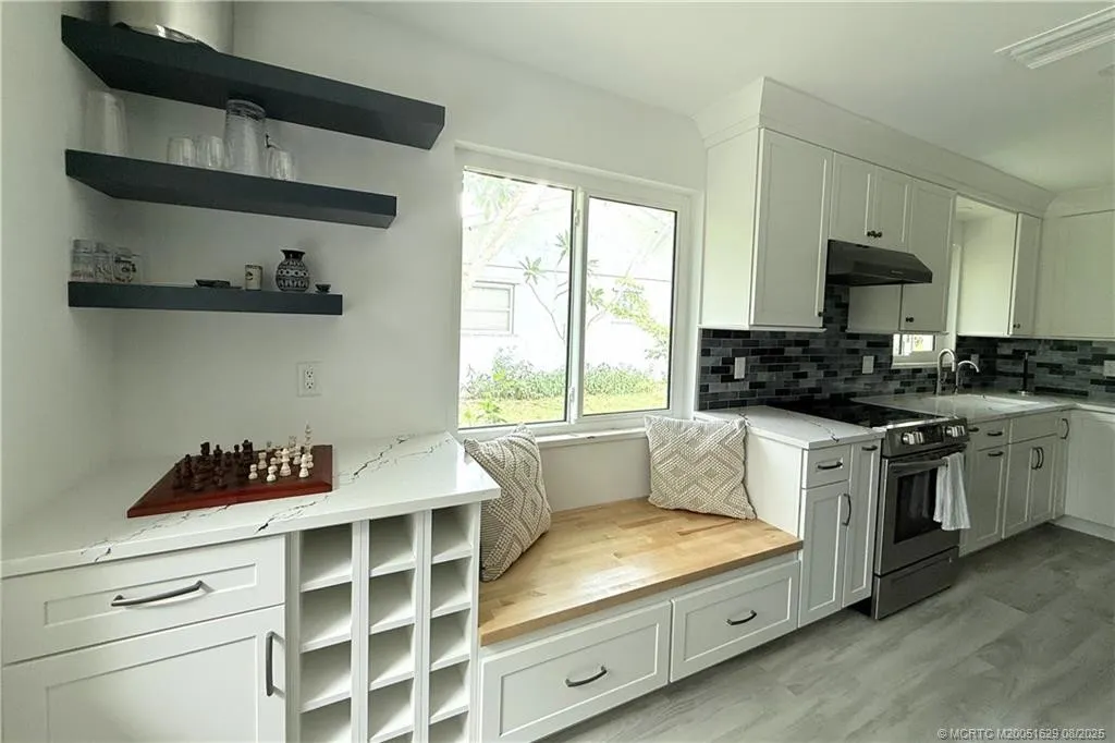 1196 SE Saint Lucie Boulevard