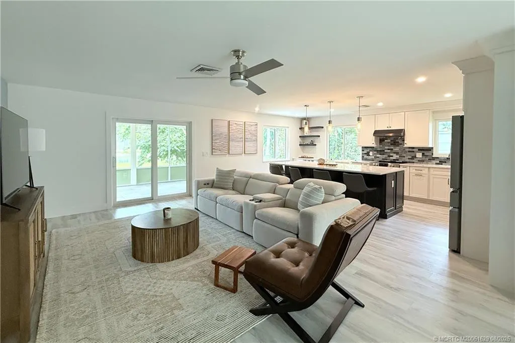 1196 SE Saint Lucie Boulevard