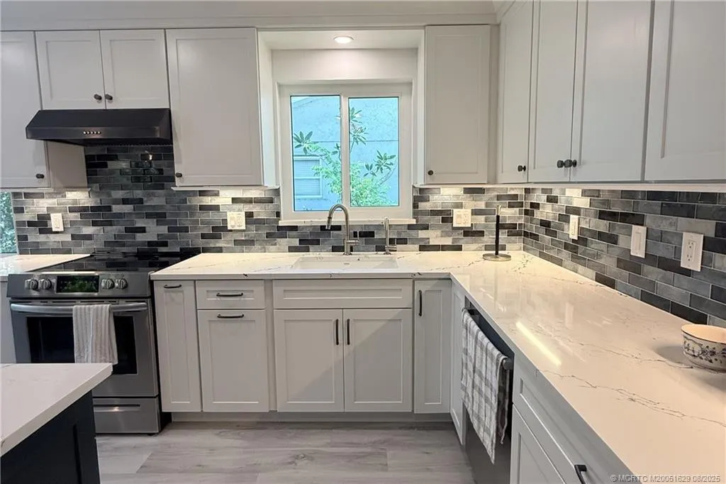 1196 SE Saint Lucie Boulevard