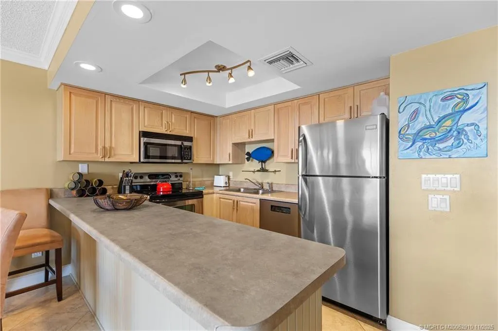 379 NE Tradewind Lane #1104