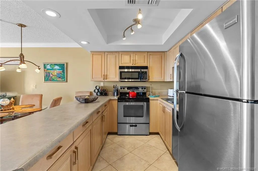 379 NE Tradewind Lane #1104