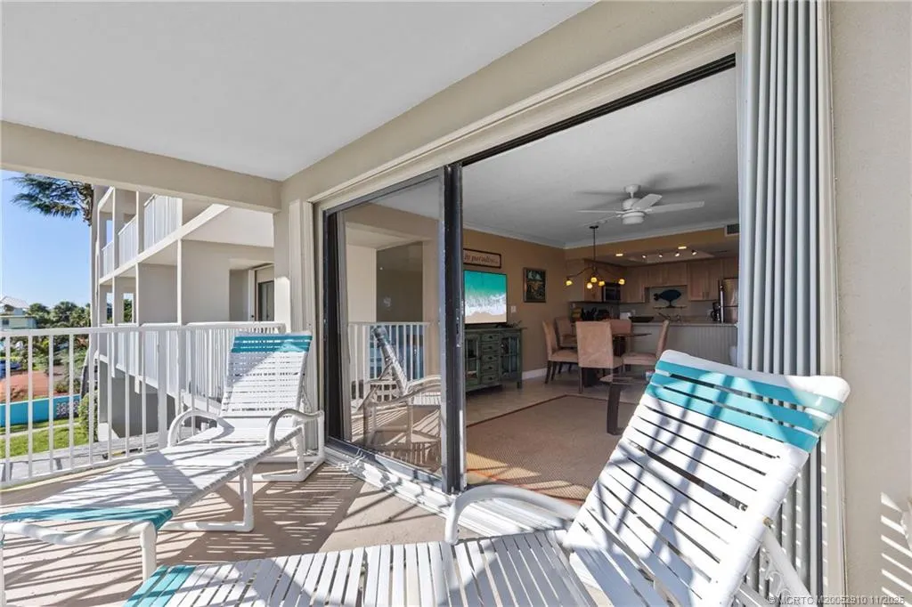 379 NE Tradewind Lane #1104
