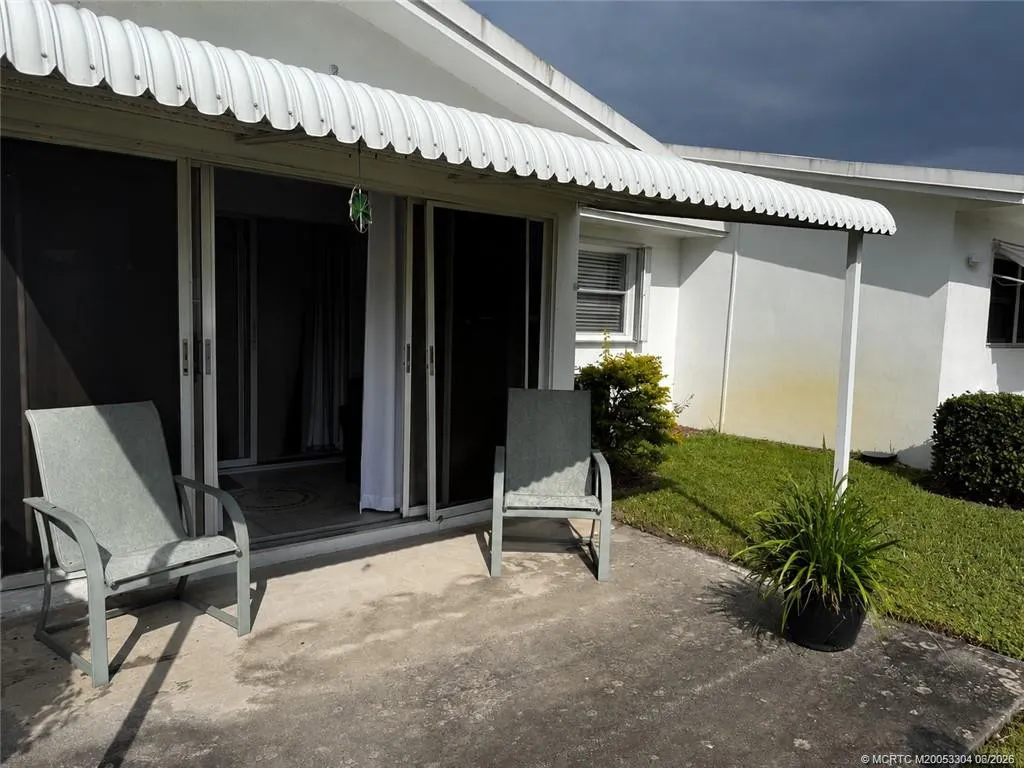 300 SW Golfview Terrace #152