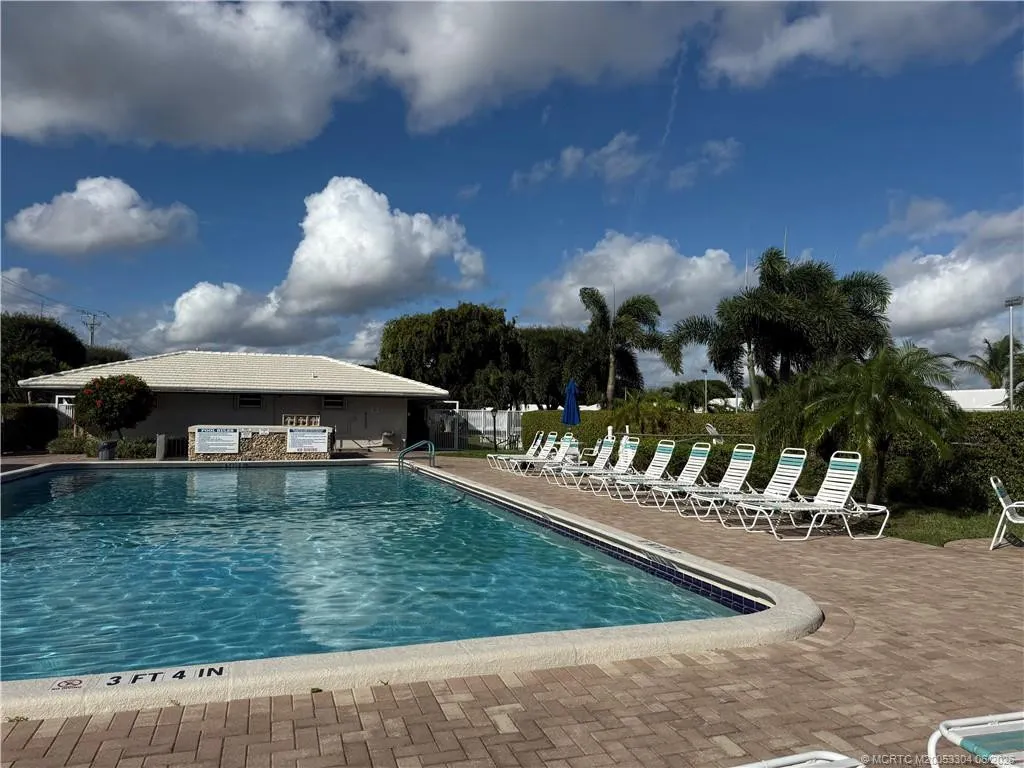 300 SW Golfview Terrace #152
