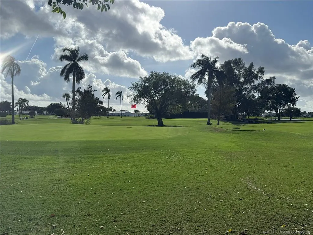 300 SW Golfview Terrace #152