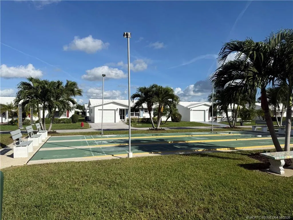 300 SW Golfview Terrace #152