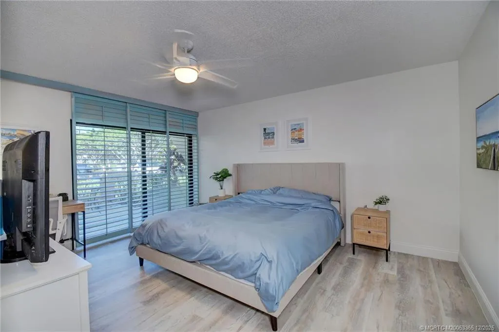 1701 Presidential Way #A104
