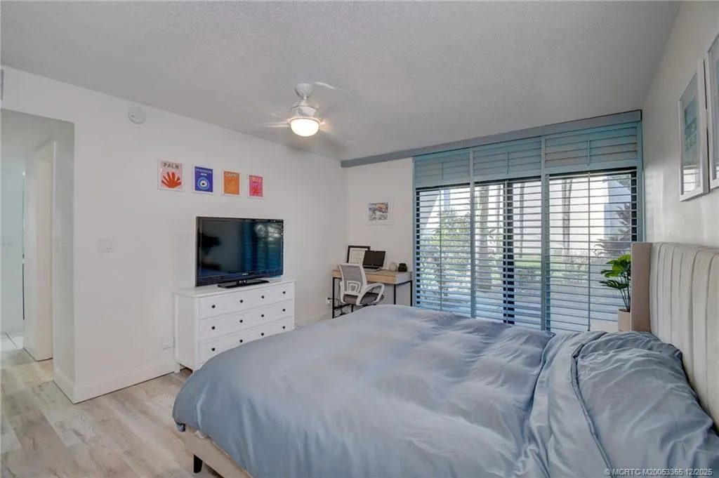 1701 Presidential Way #A104