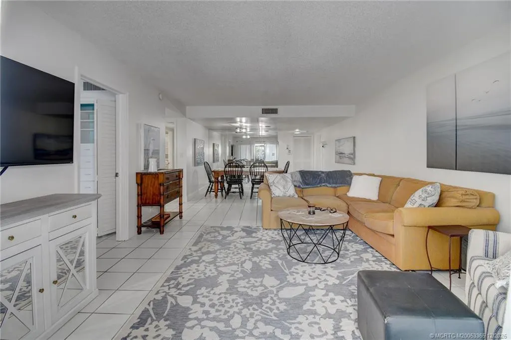 1701 Presidential Way #A104