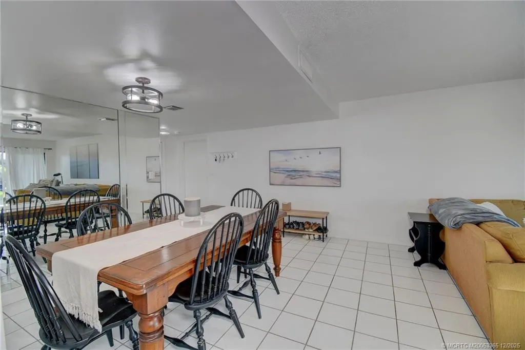 1701 Presidential Way #A104