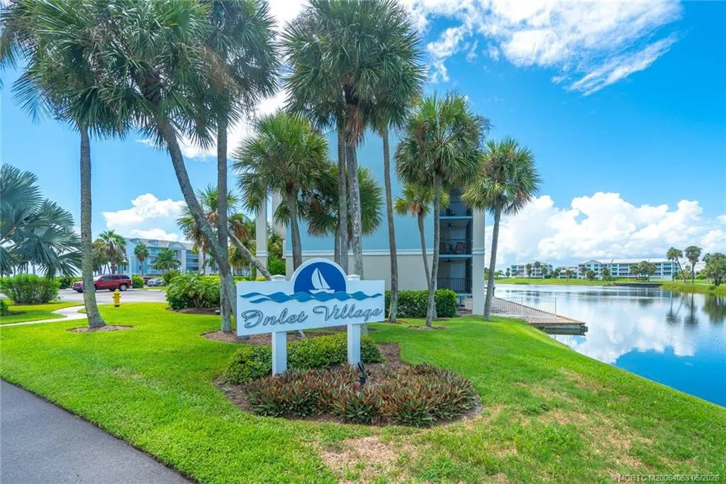 10 NE Plantation Road #101