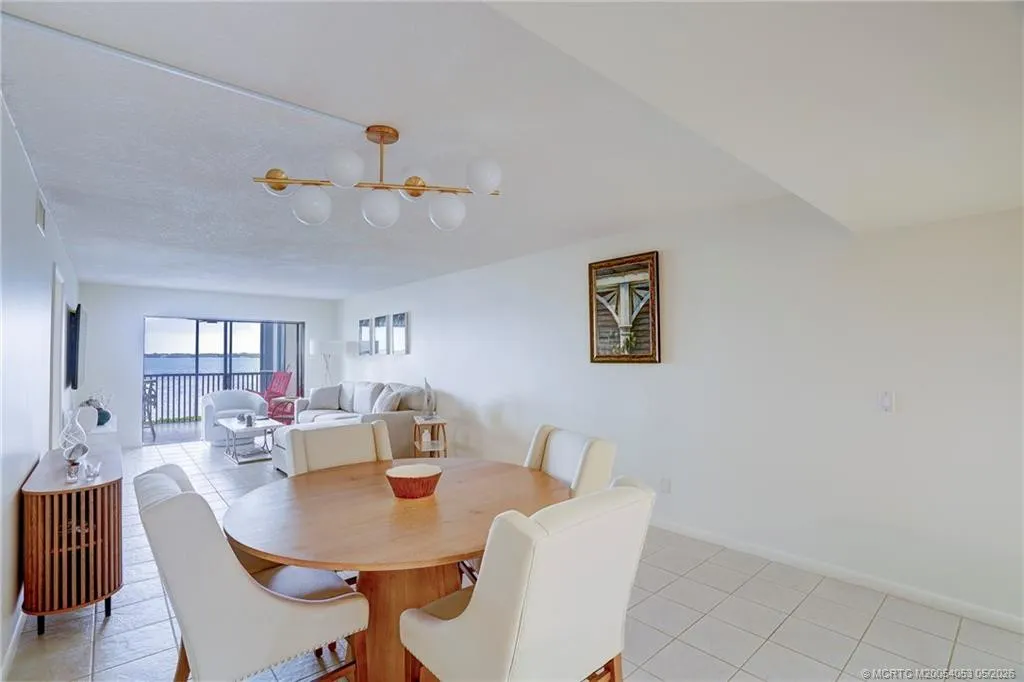10 NE Plantation Road #101