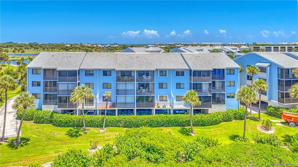 10 NE Plantation Road #101