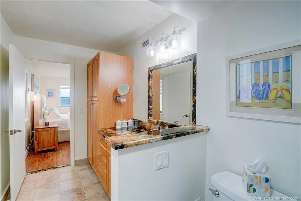 10 NE Plantation Road #101